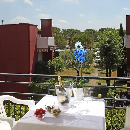 Hotel Residence Holiday 3* Сірміоне