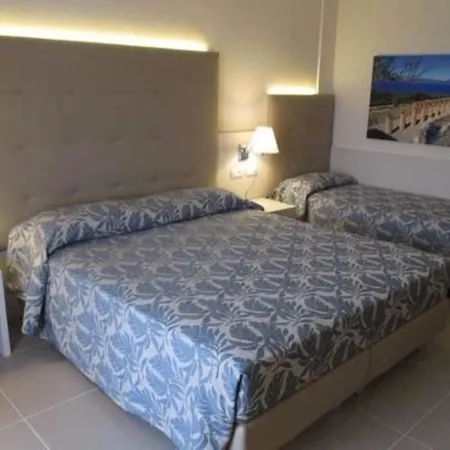 Hotel Residence Holiday Апарт-готель Сірміоне
