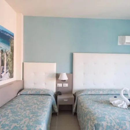Апарт-готель Hotel Residence Holiday 3*