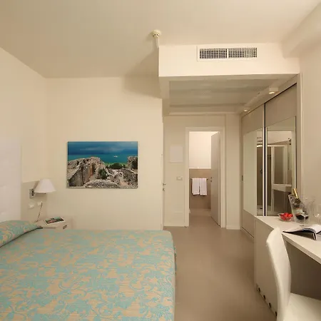 Hotel Residence Holiday 3* Сірміоне