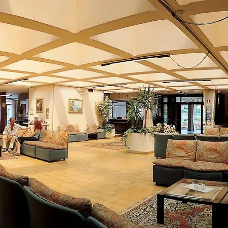 Hotel Residence Holiday 3* Сірміоне