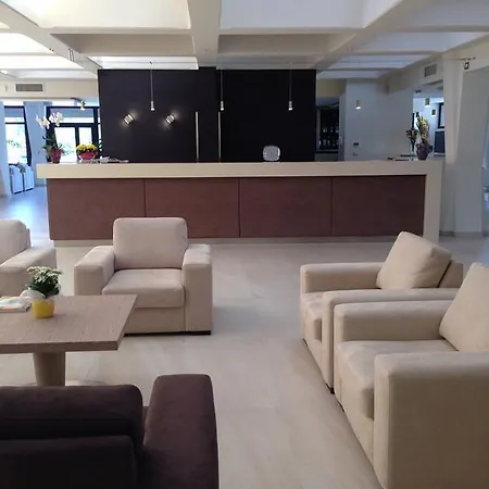 Hotel Residence Holiday Сірміоне