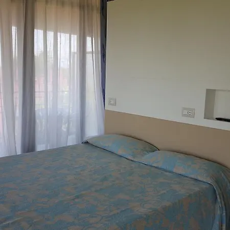 Hotel Residence Holiday Сірміоне