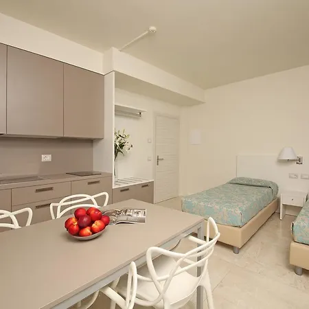 Апарт-готель Hotel Residence Holiday 3*